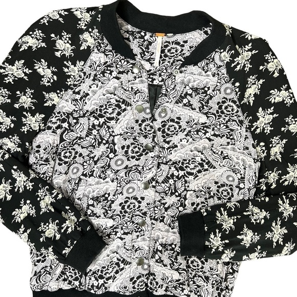 Free People Black and Purple Floral Snap Button Long Sleeve Bomber Jacket Small - Picture 5 of 16